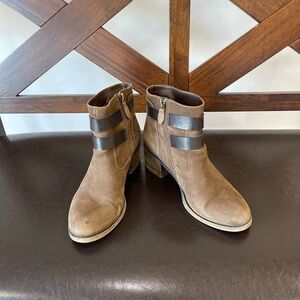 Franco Sarto size 7 1/2 leather side zippered boots